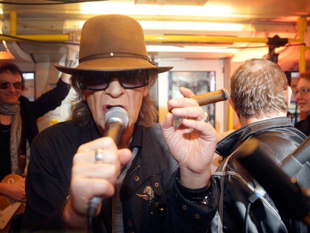 BVG führt Promi-Ticket für Raucher ein