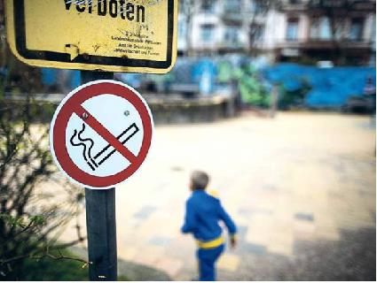 Rauchverbot auf Berliner Kinderspielplätzen gefordert