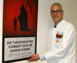 Tabakindustrie ködert Kinder – Ausstellung in der Herz-Reha-Klinik Roderbirken